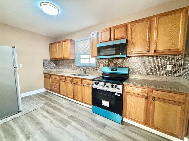 Building Photo - Fully Renovated Home in Norfolk!