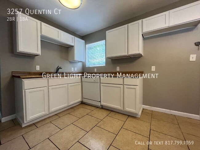 Building Photo - 3257 Quentin Ct