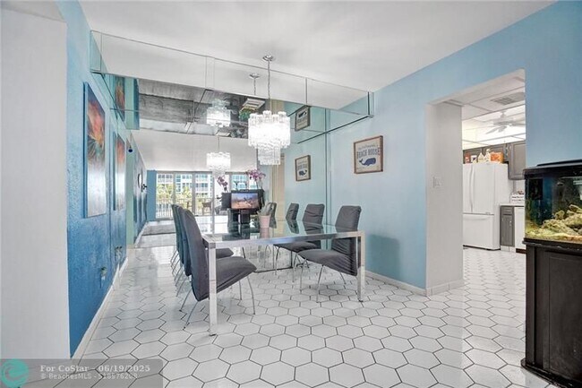 Building Photo - 1370 S Ocean Blvd