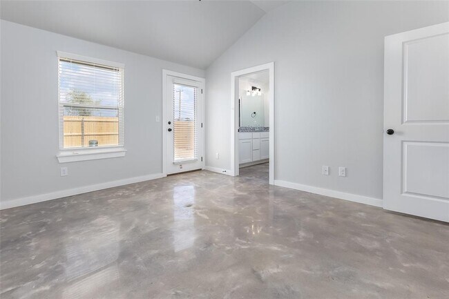 Building Photo - 2323 SW 90th Pl