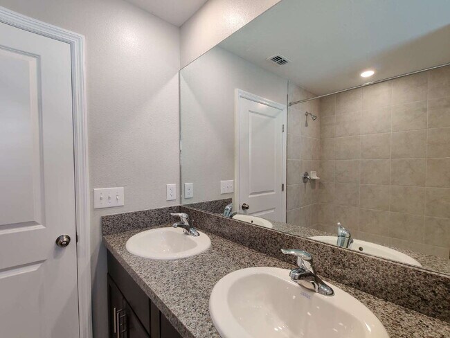 Building Photo - 4710 Norman Oak Pl