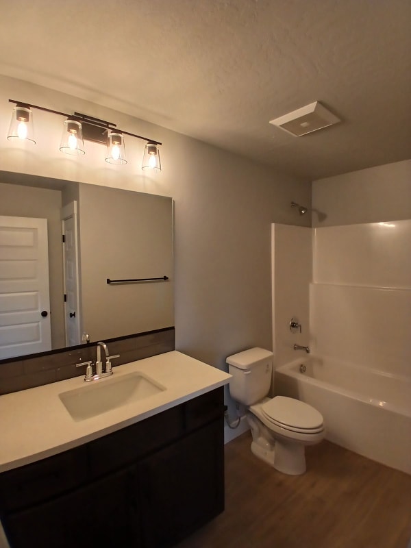 Building Photo - 107 Donald St