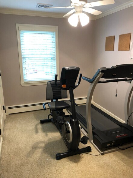 Building Photo - 140 Concord St