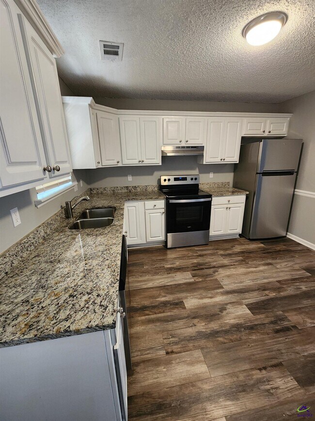 Building Photo - 201 Millside Dr