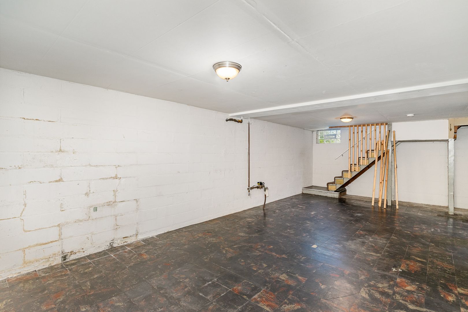 Building Photo - 1270 Hubbard Ave