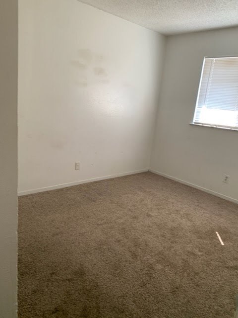 Bedroom#2-Dormitorio #2 - 609 Moore St