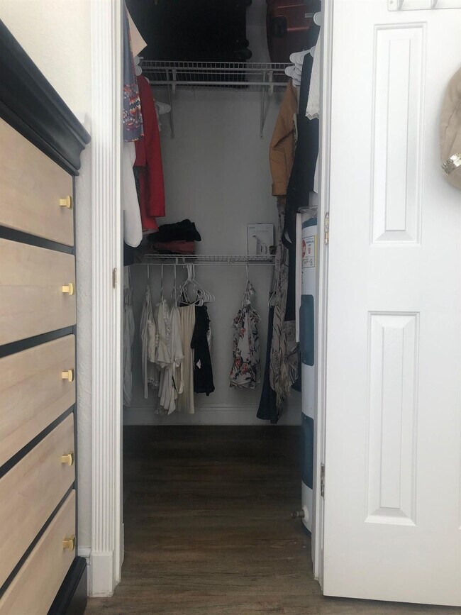 Building Photo - 924 SE 2nd St