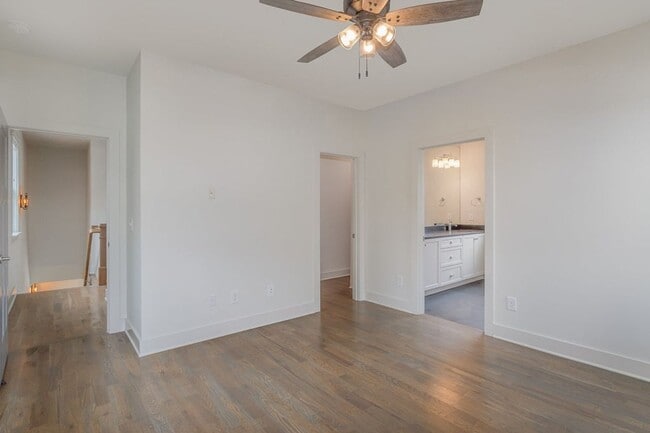 Building Photo - 5802 Maxon Ave