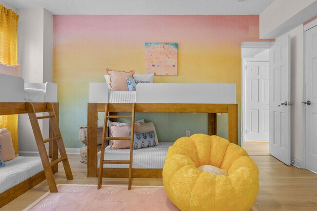 Building Photo - 522 31st St W