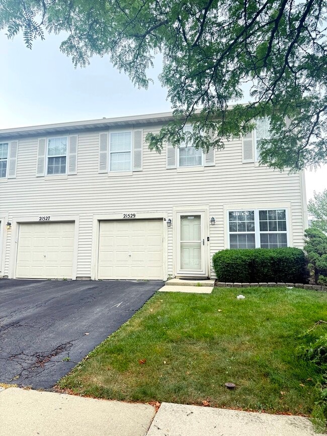 Building Photo - 21529 Franklin Cir