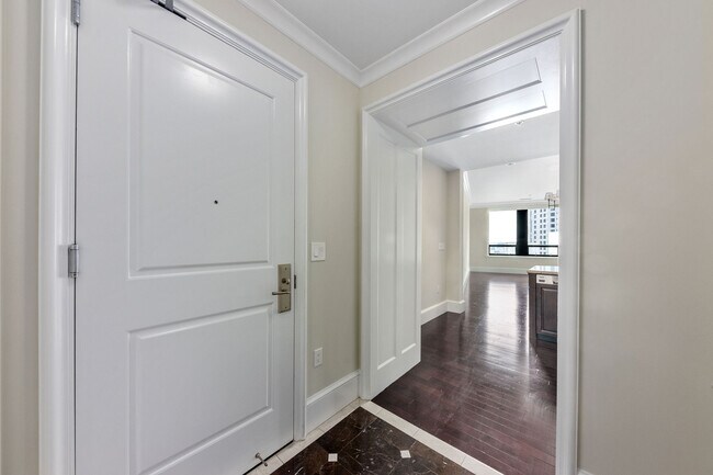 Building Photo - 690 Market St