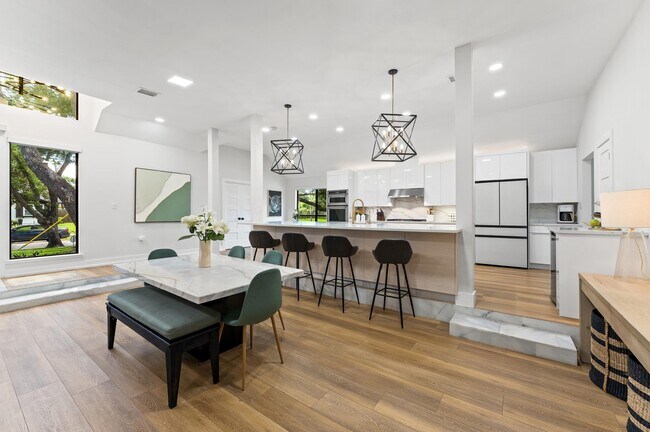 Building Photo - 10826 Moonlight Dr