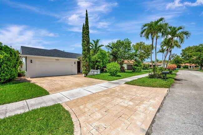 Primary Photo - 11605 SW 100th Terrace