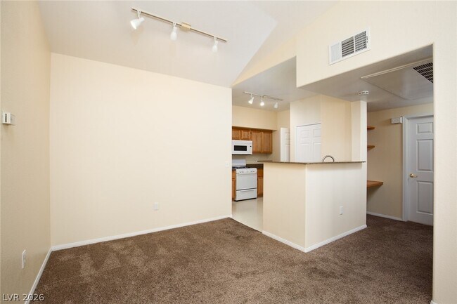 Building Photo - 10550 W Alexander Rd