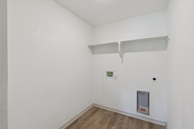 Building Photo - Stunning 4-Bed Home in Deer Creek Schools with Open Floorplan & Community Amenities