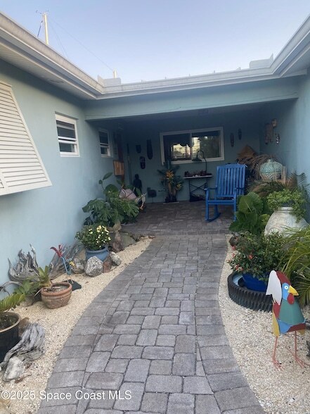 Building Photo - 488 Cardinal Dr