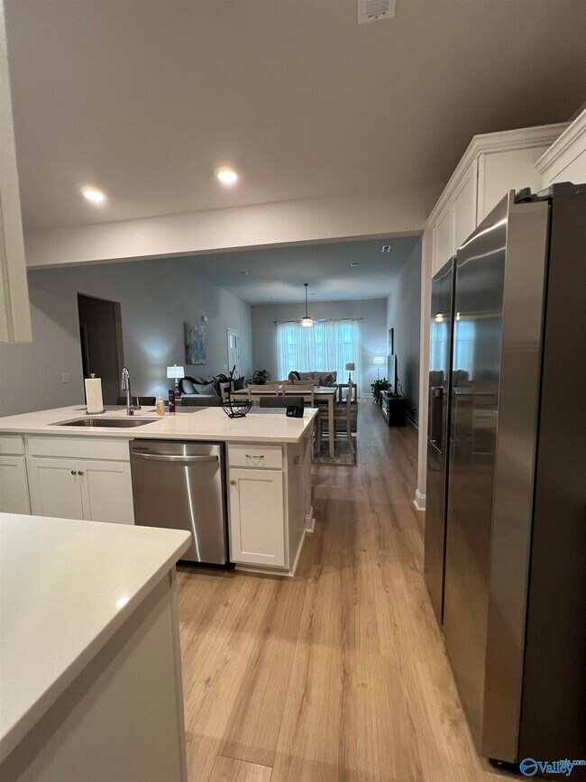 Building Photo - 111 Shylock Ln