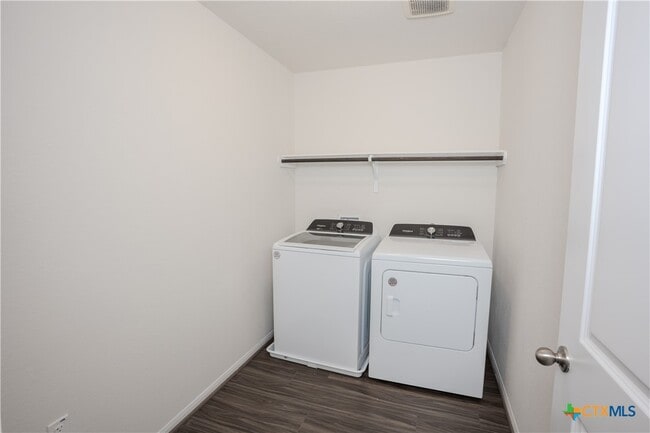 Building Photo - 141 Everglades Dr