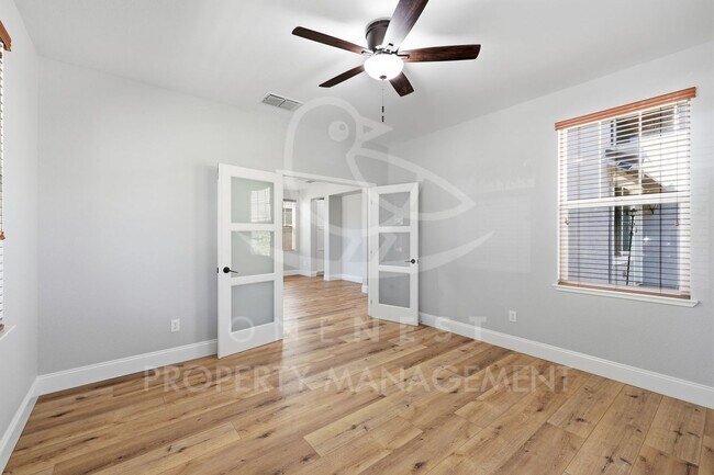 Building Photo - 2127 Ranch View Dr