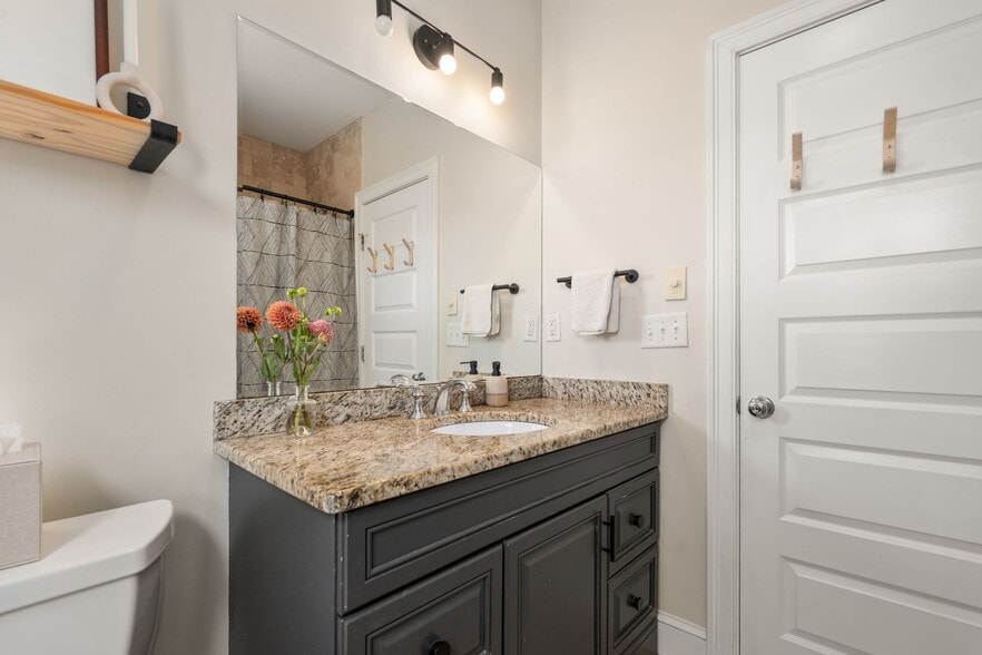 Building Photo - 22 S Walter St