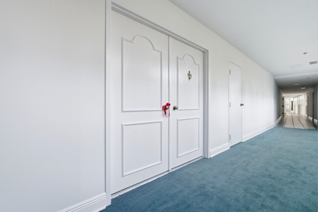 Building Photo - 615 Bayshore Dr