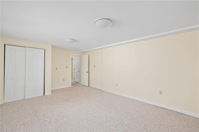 Building Photo - 79 Boyce Ave