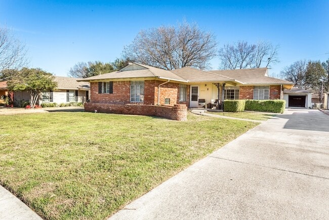 Building Photo - 6520 St Moritz Ave