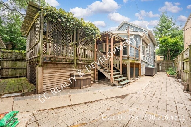 Building Photo - 314 Custer Ave
