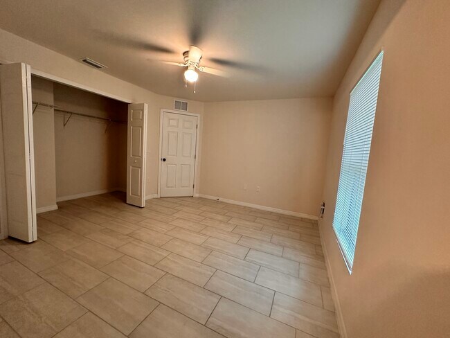 Building Photo - 3025 Chiquita Blvd S