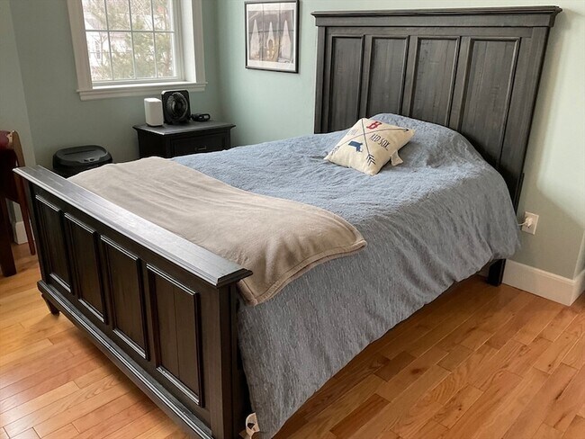 Building Photo - 52 Sanborn St