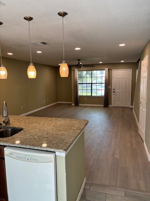 Building Photo - 2935 Embassy Ct