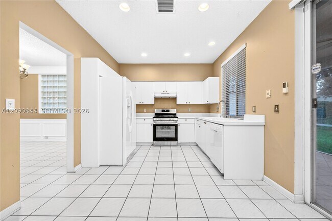 Building Photo - 5868 N Plum Bay Pkwy