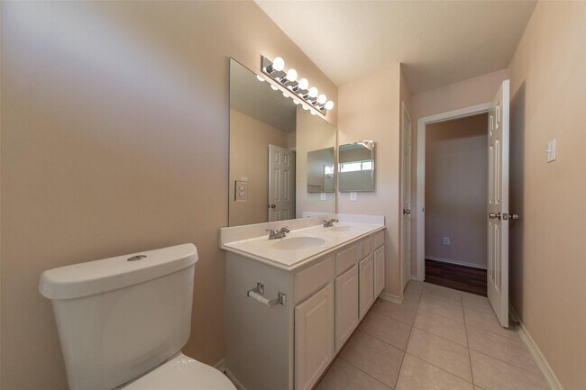 Building Photo - 24523 Rathford Ct