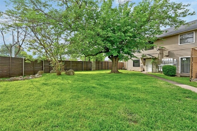 Building Photo - 5616 Emerald Forest Dr