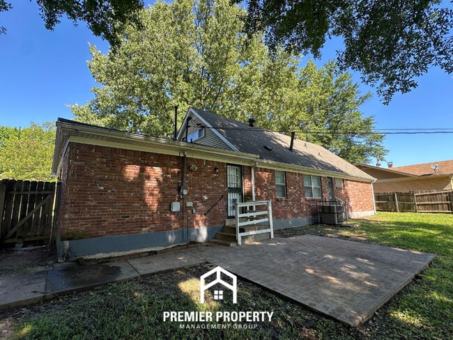 Building Photo - Spacious 3BR/2BA Bartlett Home | 1,770+ SQ FT, Tile Floors & Large Fenced Yard
