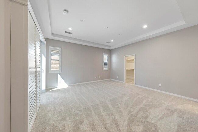 Building Photo - 78918 Adesso Way