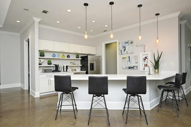 Building Photo - 2431 Brisbane Woods Way