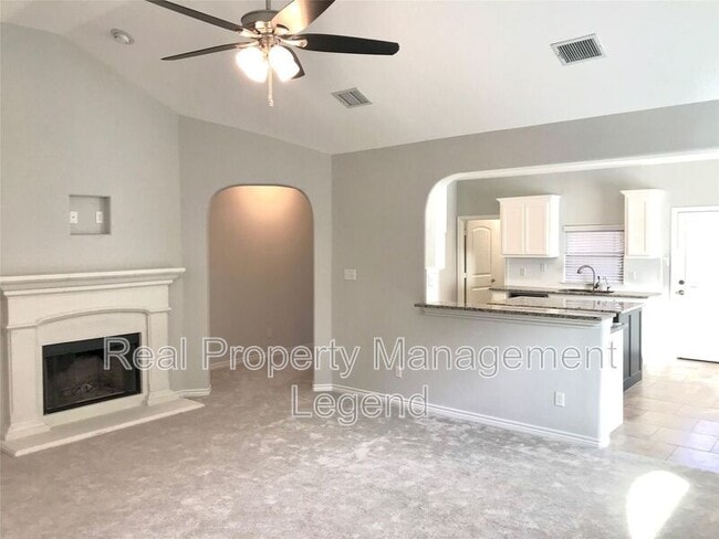 Building Photo - 4021 Lazy River Ranch Rd