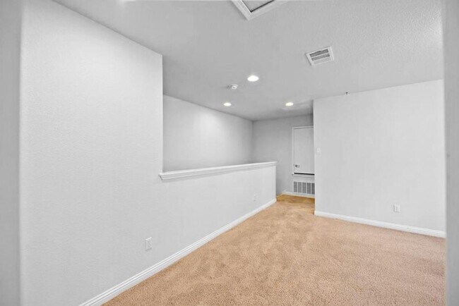 Building Photo - 16015 Remington Reserve Way