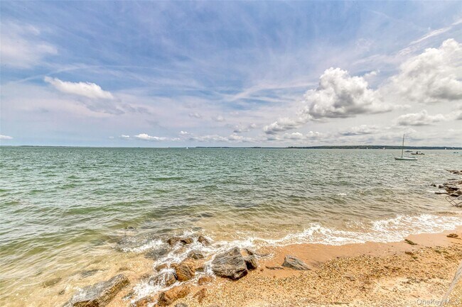 Building Photo - 11120 Main Rd