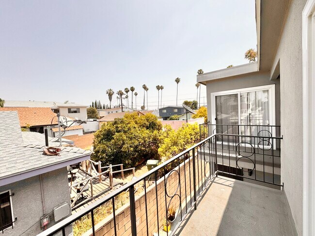 Building Photo - 1508 S Orange Dr
