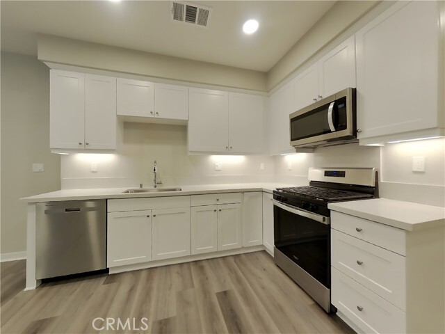 Building Photo - 24944 Siempre Ct