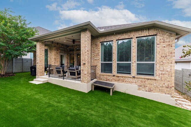 Building Photo - 104 Indian Paintbrush Trl