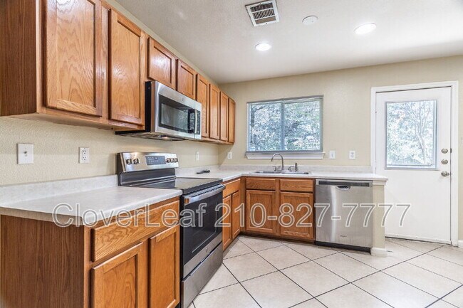 Building Photo - 4011 Bulverde Pkwy