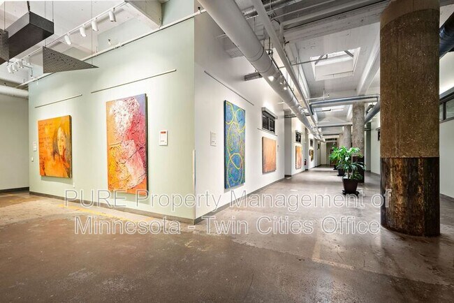 Building Photo - 700 N Washington Ave