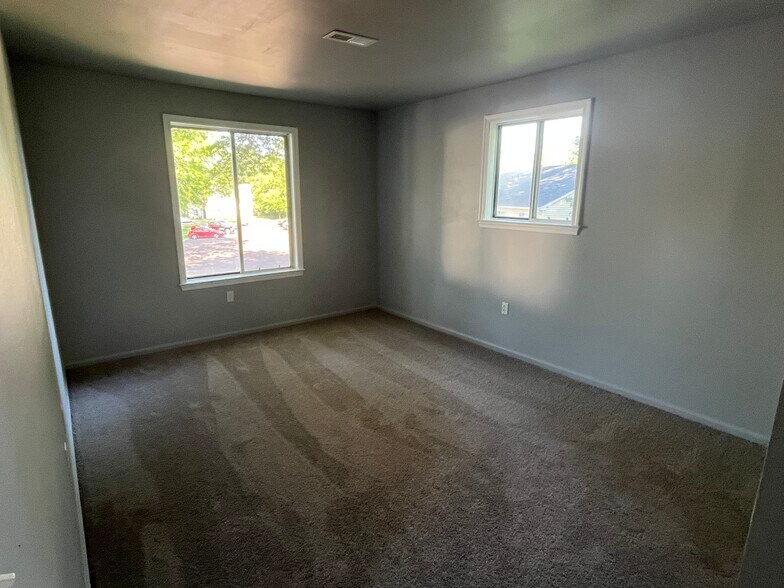 Bedroom - 124 Kittery Ct