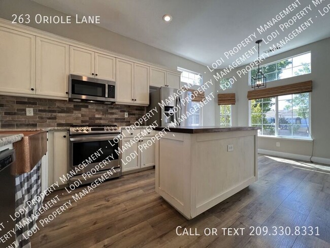 Building Photo - 263 Oriole Ln