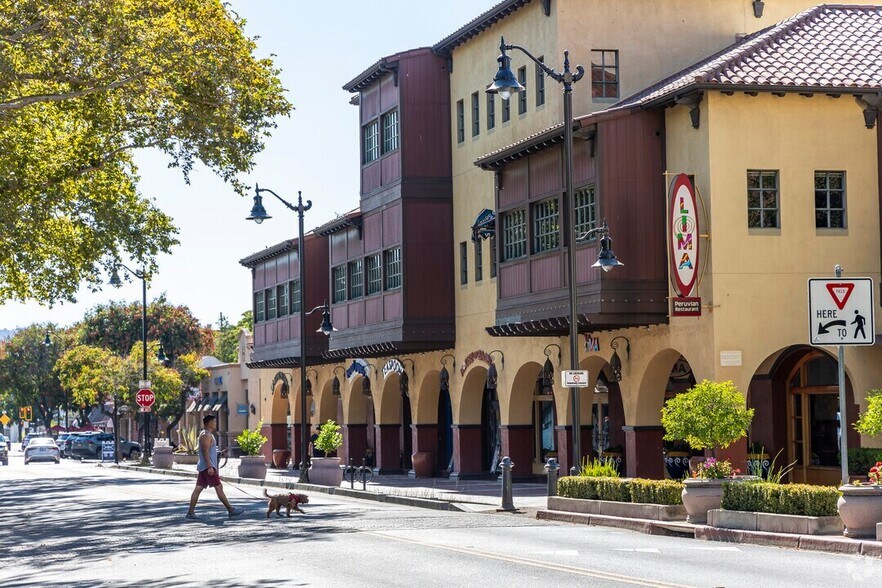 Building Photo - 1771 Broadway St