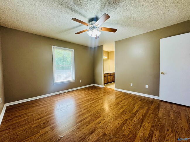 Building Photo - 268 Pops Corner