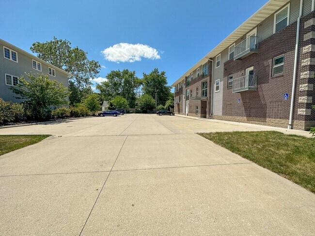 Interior Photo - 135 Campus